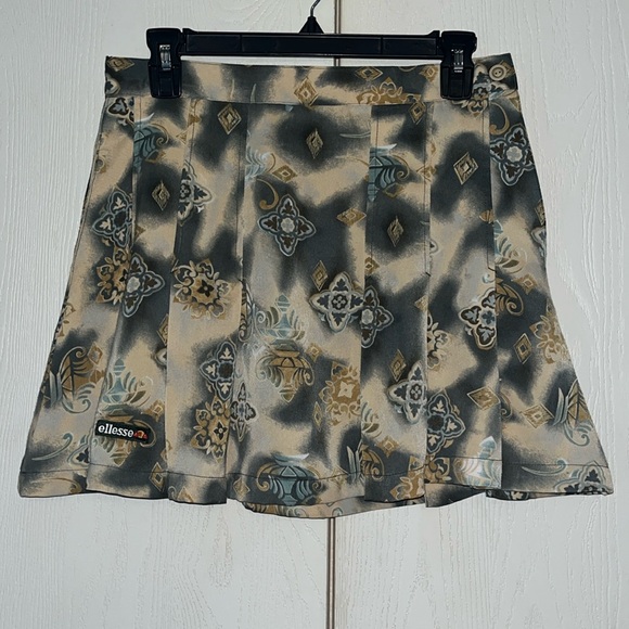 Ellesse Dresses & Skirts - Ellesse Print Skirt